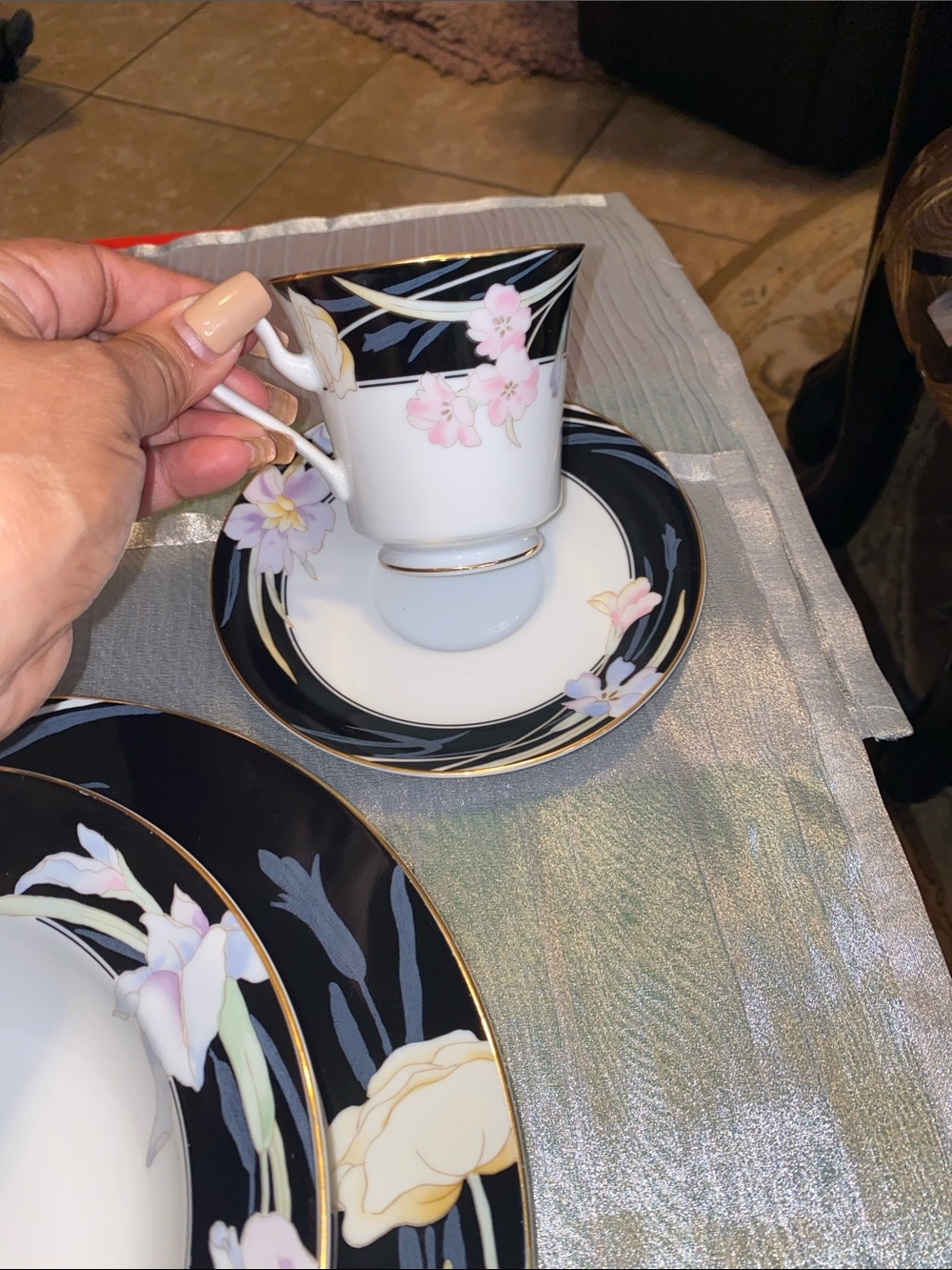Vintage Discontinued Mikasa Charisma Black Floral Dinnerware Set 5-Piece Setting - Picture 4 of 7